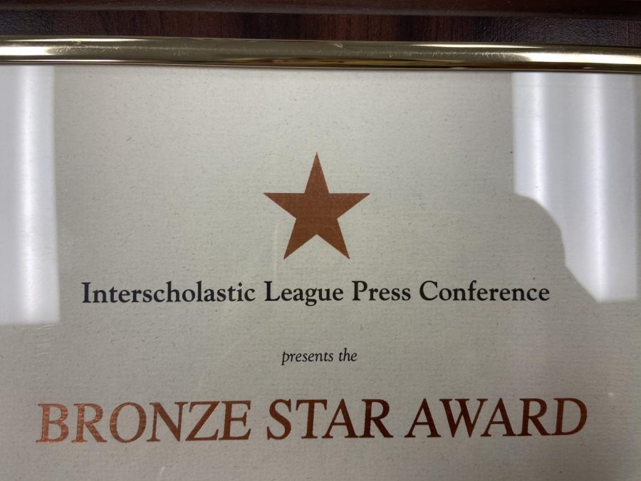 A picture of the Bronze Star award.